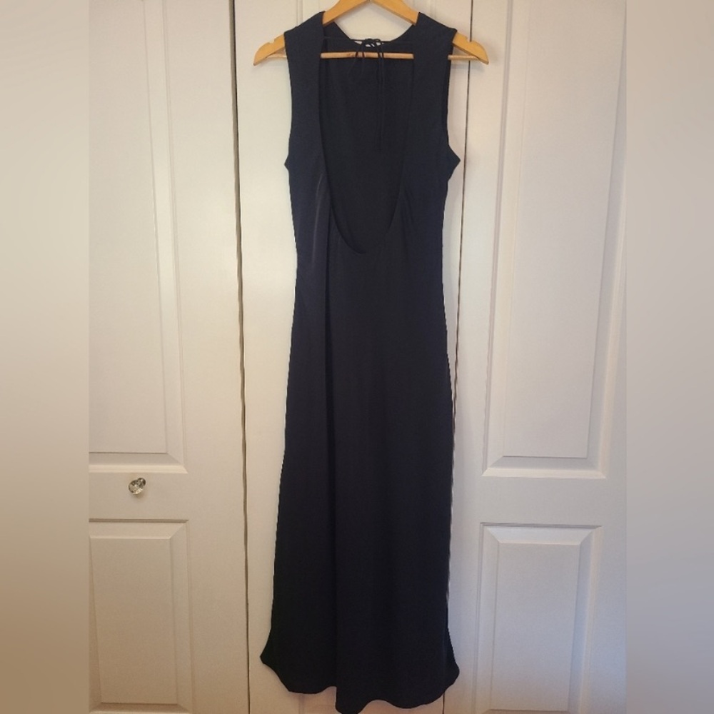 Abercrombie & Fitch Draped Skirt Maxi Dress, NWT, Black
Small - Picture 9 of 11